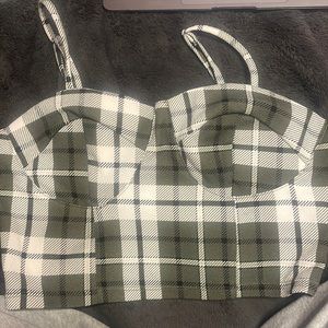 No boundaries, crop top